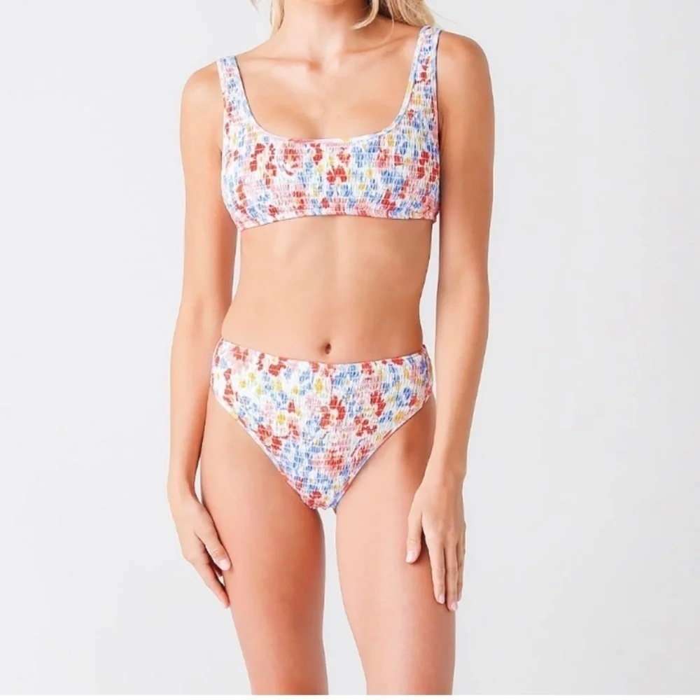 NWT 2-Piece L*Space Izzy Top & Barlette Bottom in Flower Forever - Picture 3 of 15